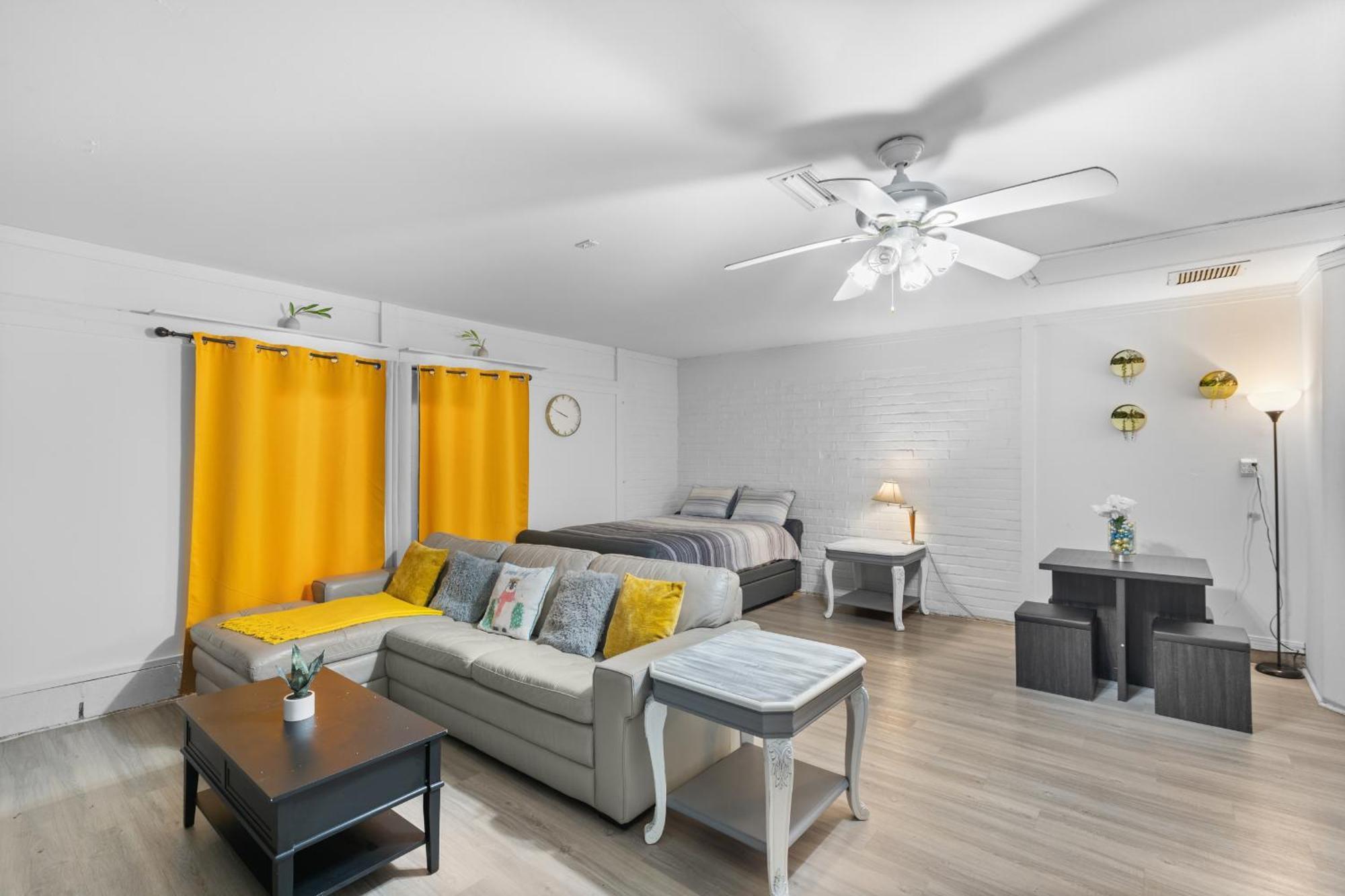 Pet Friendly Large Studio With Free Wi-Fi In Great Location! Orange Park Exteriör bild