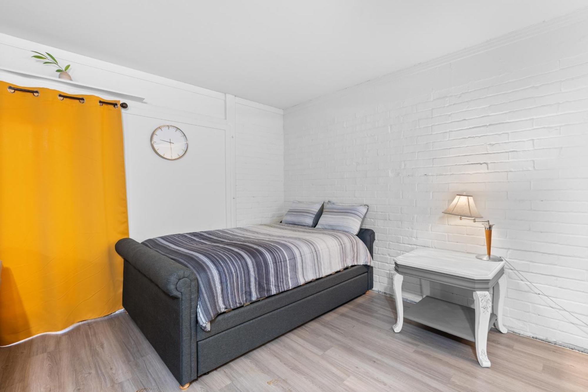 Pet Friendly Large Studio With Free Wi-Fi In Great Location! Orange Park Exteriör bild
